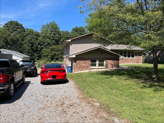 6740 Greenfield Drive, Paducah, KY 42003