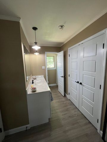 6740 Greenfield Drive, Paducah, KY 42003