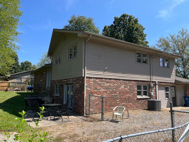 6740 Greenfield Drive, Paducah, KY 42003