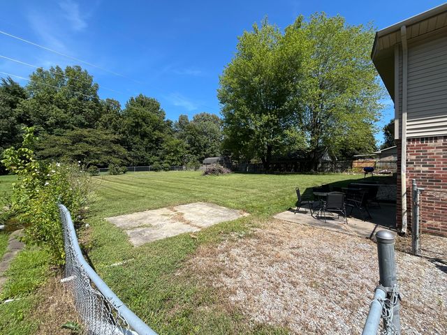 6740 Greenfield Drive, Paducah, KY 42003