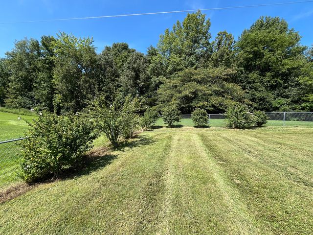 6740 Greenfield Drive, Paducah, KY 42003