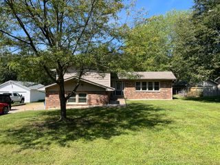 6740 Greenfield Drive, Paducah, KY 42003