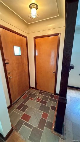 17009 Arlington Ave, Allen Park, MI 48101