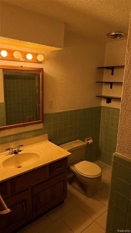 17009 Arlington Ave, Allen Park, MI 48101