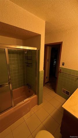 17009 Arlington Ave, Allen Park, MI 48101