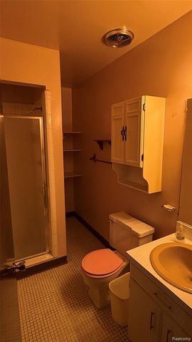 17009 Arlington Ave, Allen Park, MI 48101