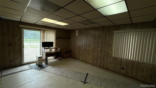 17009 Arlington Ave, Allen Park, MI 48101