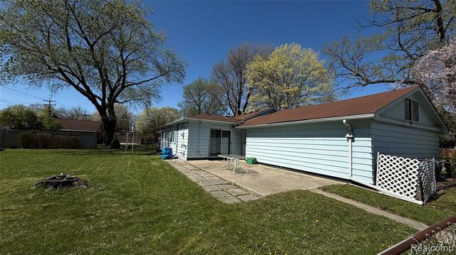 17009 Arlington Ave, Allen Park, MI 48101