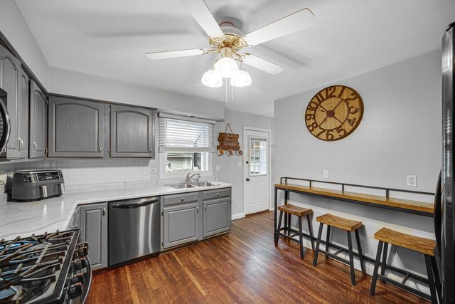 9418 Cleveland Street, Crown Point, IN 46307