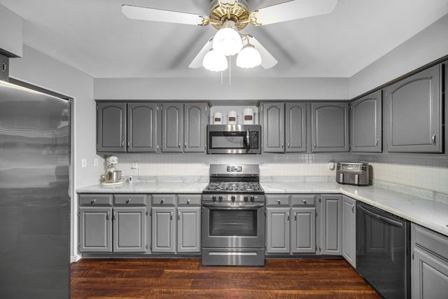 9418 Cleveland Street, Crown Point, IN 46307