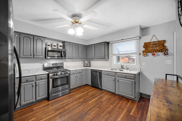 9418 Cleveland Street, Crown Point, IN 46307