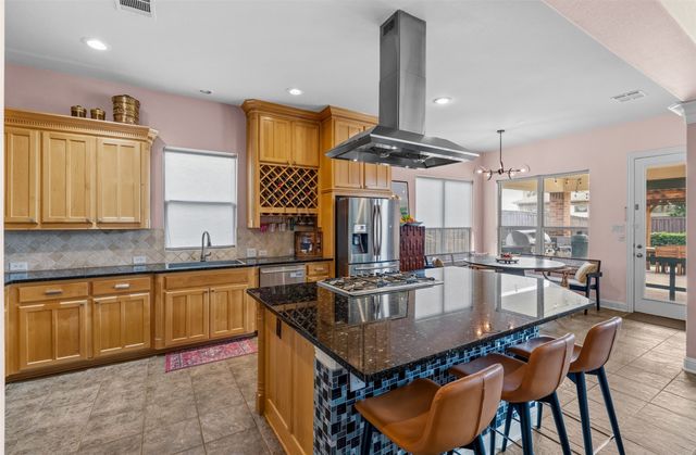 1005 High Hawk Trail, Euless, TX 76039