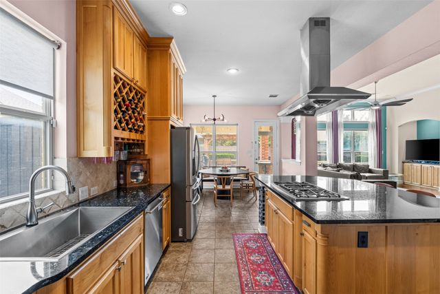 1005 High Hawk Trail, Euless, TX 76039