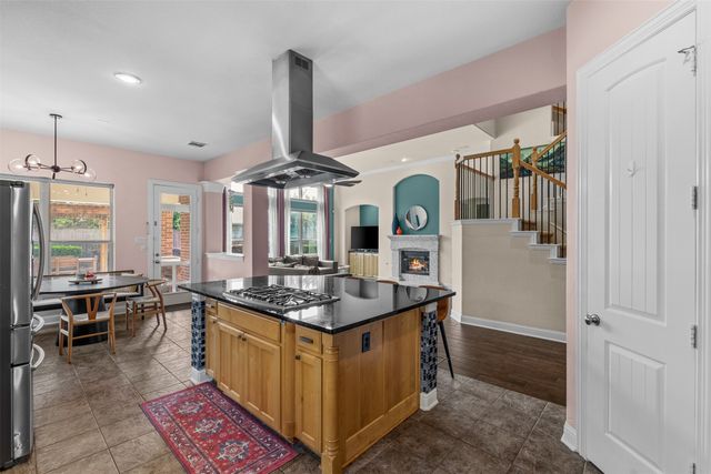 1005 High Hawk Trail, Euless, TX 76039