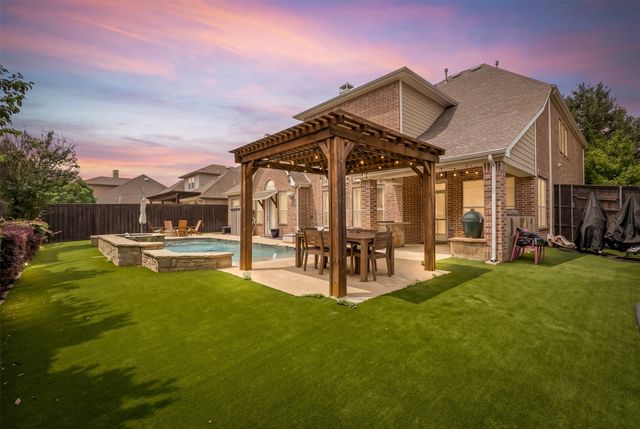 1005 High Hawk Trail, Euless, TX 76039