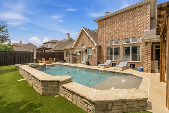 1005 High Hawk Trail, Euless, TX 76039