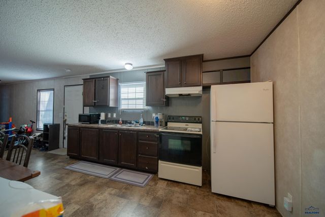 1515 E ST PATRICK, Rapid City, SD 57701