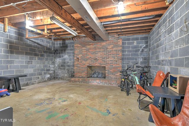 1420 Ruthbrooke Drive, Mount Carmel, TN 37645