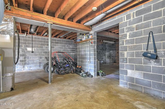 1420 Ruthbrooke Drive, Mount Carmel, TN 37645