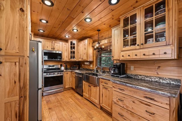245 Davenport Mountain Road, Blue Ridge, GA 30513
