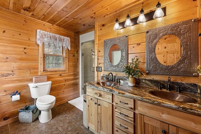 245 Davenport Mountain Road, Blue Ridge, GA 30513