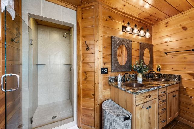 245 Davenport Mountain Road, Blue Ridge, GA 30513