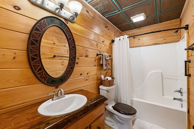 245 Davenport Mountain Road, Blue Ridge, GA 30513