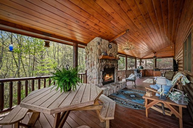 245 Davenport Mountain Road, Blue Ridge, GA 30513