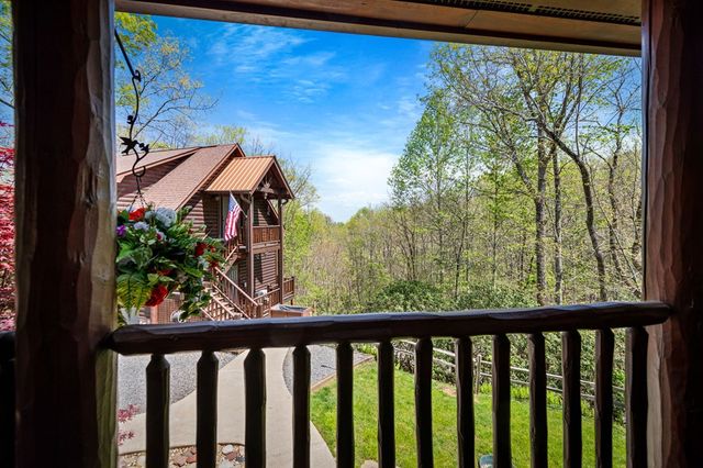 245 Davenport Mountain Road, Blue Ridge, GA 30513