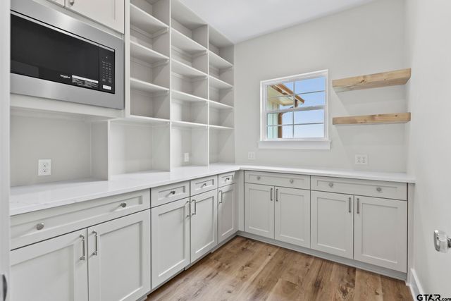 17300 Woodcrest Circle, Lindale, TX 75771