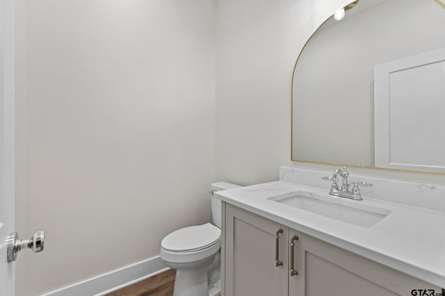 17300 Woodcrest Circle, Lindale, TX 75771