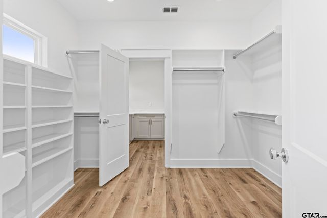 17300 Woodcrest Circle, Lindale, TX 75771