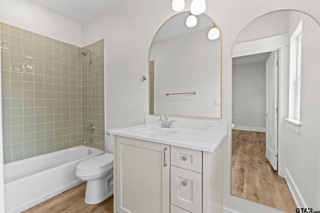 17300 Woodcrest Circle, Lindale, TX 75771