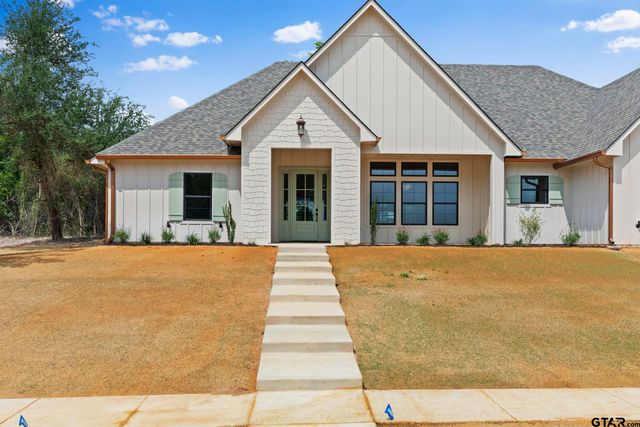 17300 Woodcrest Circle, Lindale, TX 75771