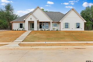 17300 Woodcrest Circle, Lindale, TX 75771
