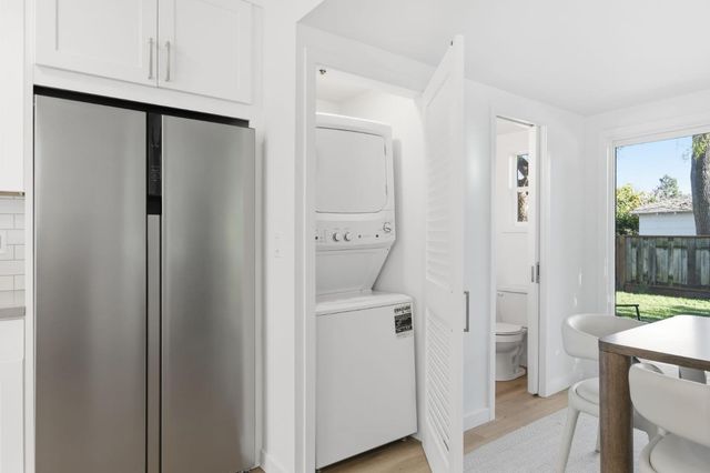 711 Roosevelt Avenue, Redwood City, CA 94061