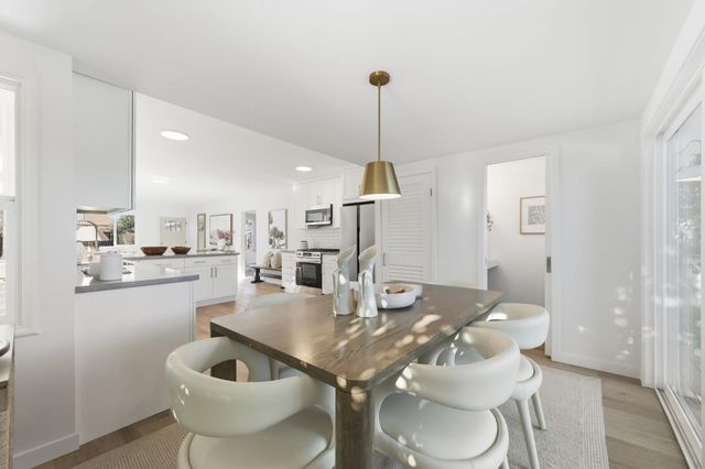 711 Roosevelt Avenue, Redwood City, CA 94061