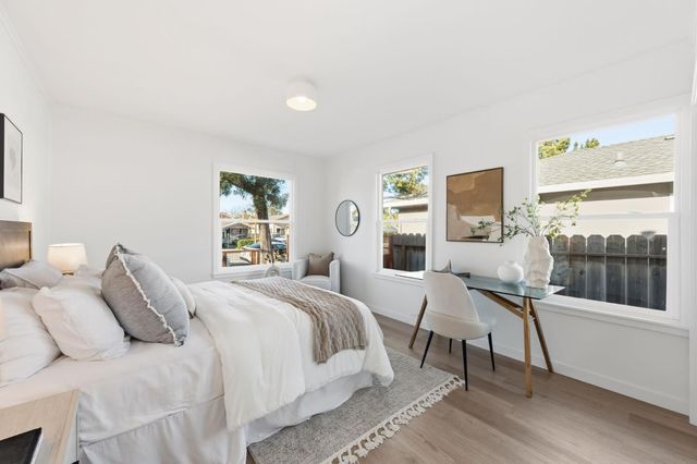 711 Roosevelt Avenue, Redwood City, CA 94061