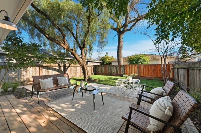 711 Roosevelt Avenue, Redwood City, CA 94061