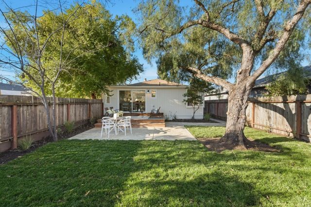 711 Roosevelt Avenue, Redwood City, CA 94061