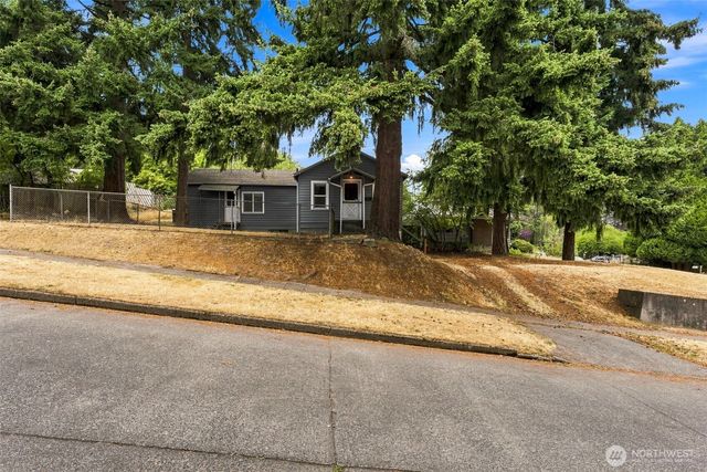7955 29th Avenue SW, Seattle, WA 98126