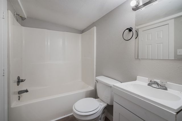 627 E Pacific Street, Sherman, TX 75090