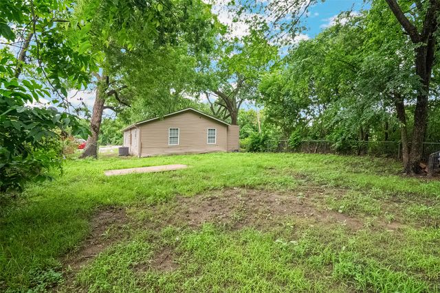 627 E Pacific Street, Sherman, TX 75090