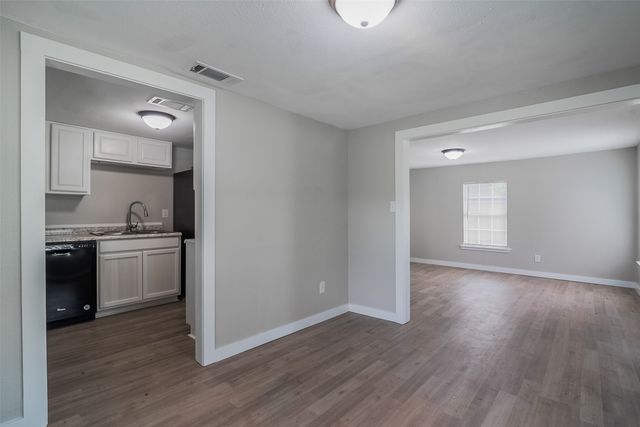 627 E Pacific Street, Sherman, TX 75090