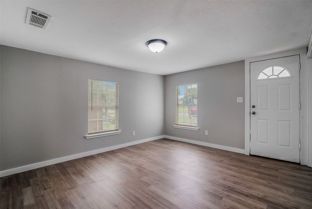 627 E Pacific Street, Sherman, TX 75090