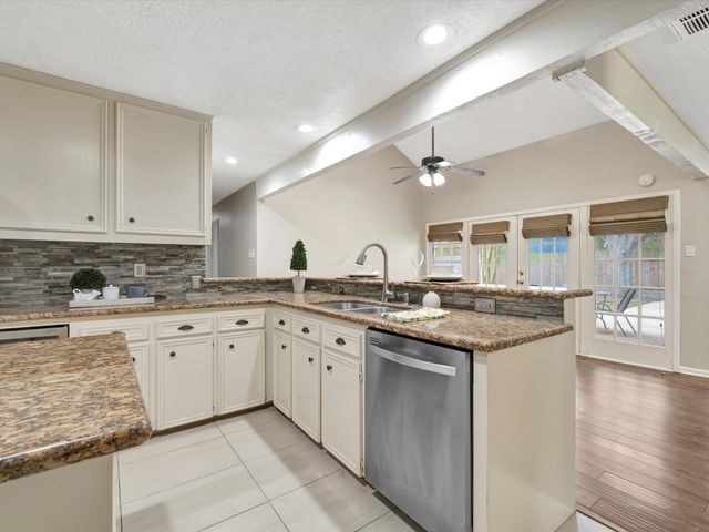 4330 Shady Springs Drive, Seabrook, TX 77586