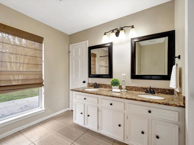 4330 Shady Springs Drive, Seabrook, TX 77586