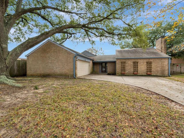 4330 Shady Springs Drive, Seabrook, TX 77586