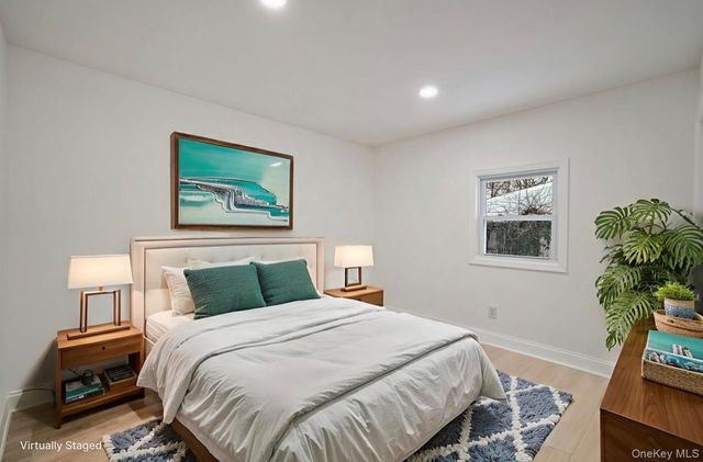 10 Linda Lane, Central Islip, NY 11722