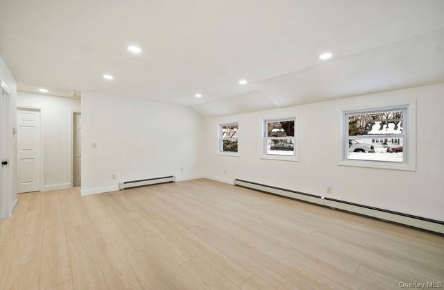 10 Linda Lane, Central Islip, NY 11722